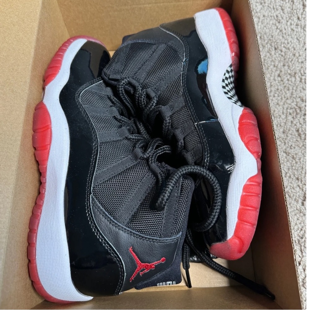 Jordan 11 Retro Playoffs Bred (2019) (GS)